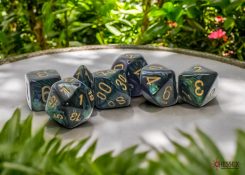 7-Die Set Mega-hedrals Scarab: Jade/Gold with background